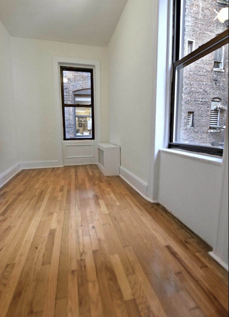 71 Lexington Ave  - Photo 4