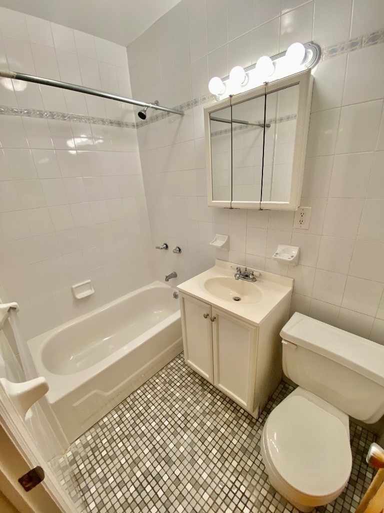 323 east 85 st - Photo 7