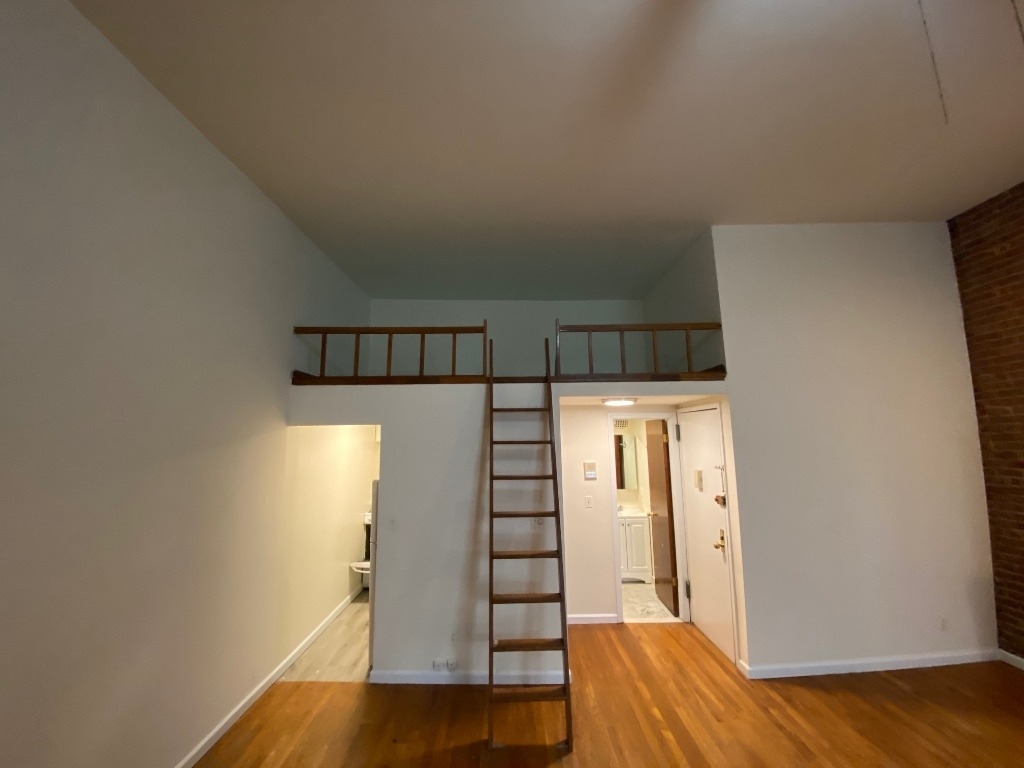 36 West 73 Steet - Photo 5