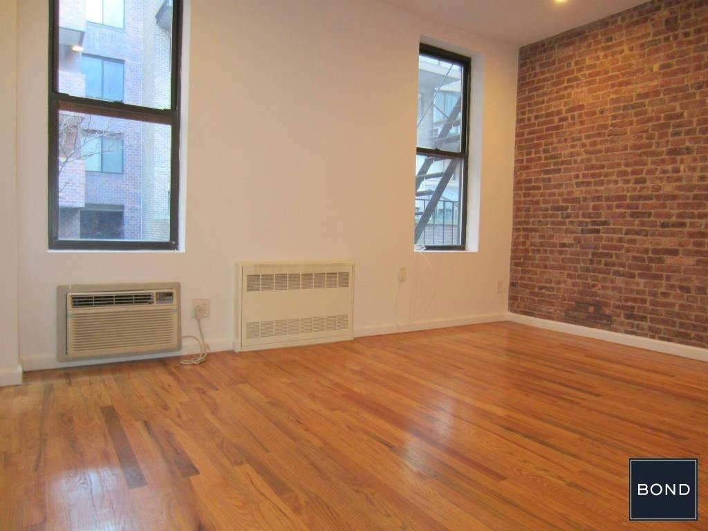 1297 Lexington Avenue - Photo 0