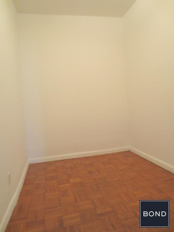 407 W 50 - Photo 2