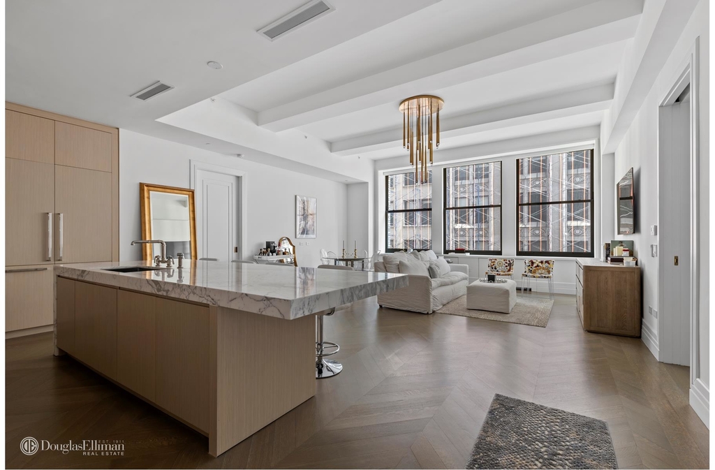 212 Fifth Avenue - Photo 0