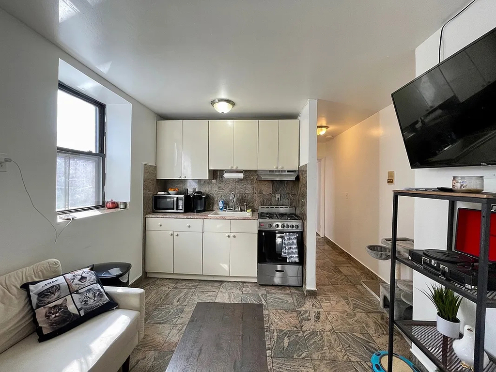 301 East 110th Street - Photo 3