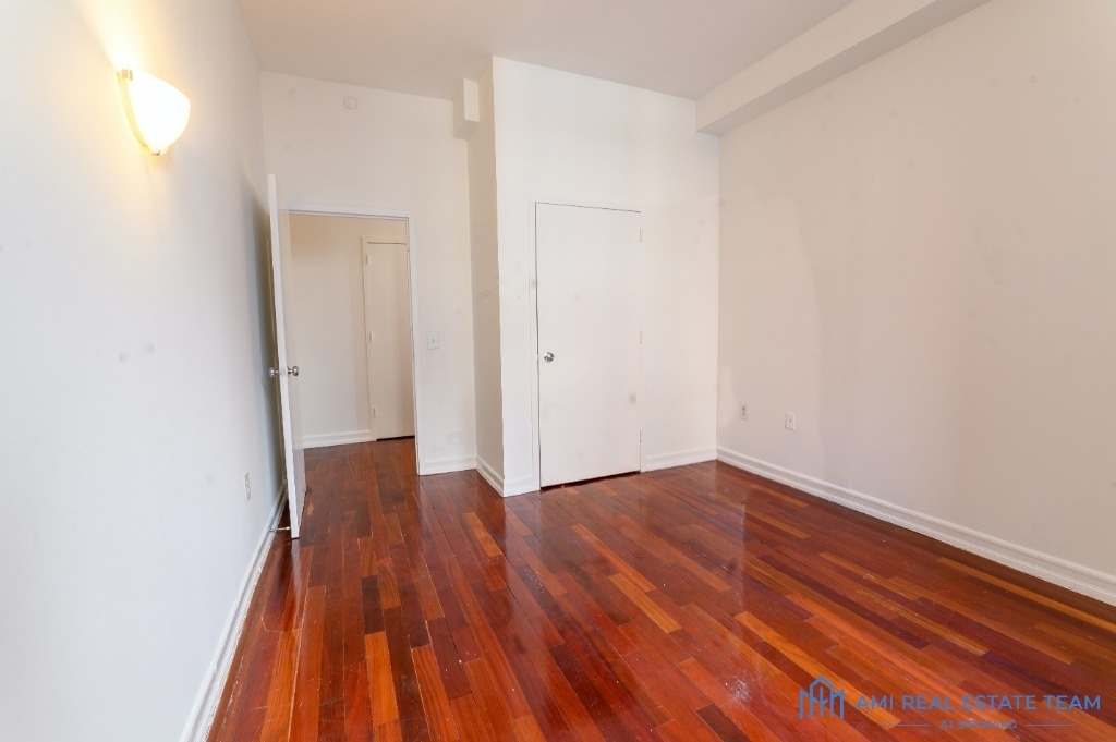 191 St Nicholas Avenue - Photo 9