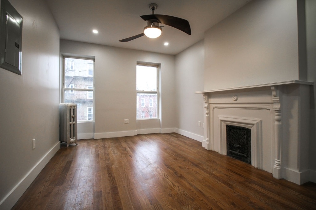 135 Decatur St - Photo 2