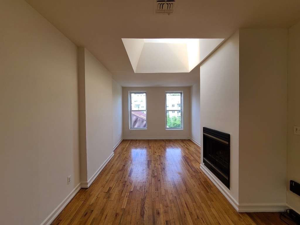 324 Bergen Street - Photo 0