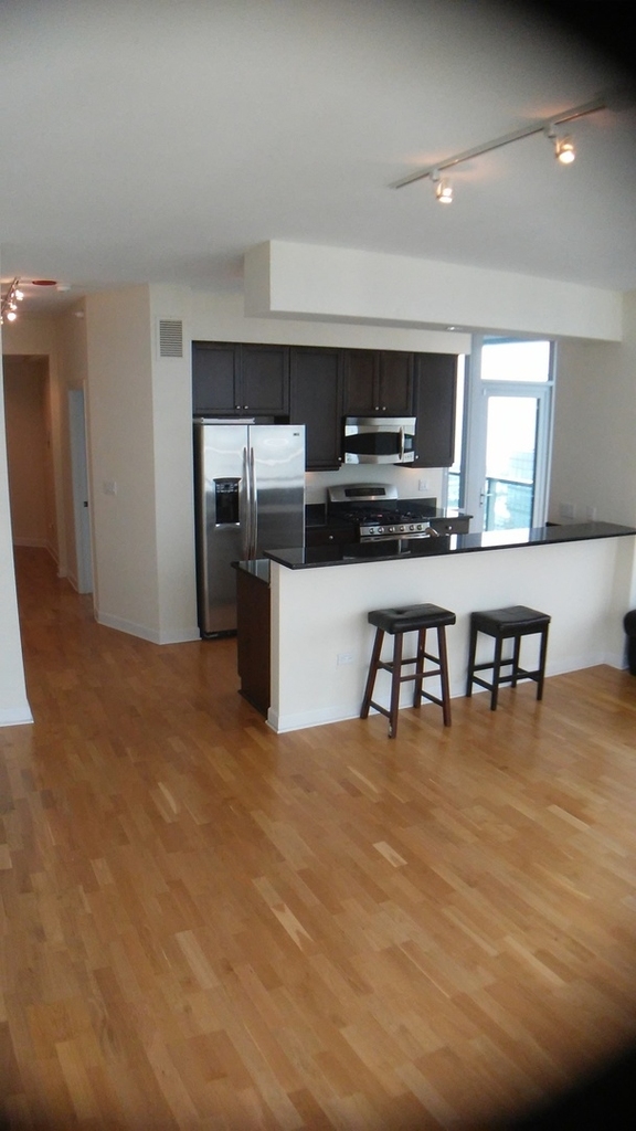 1201 South Prairie Avenue - Photo 1