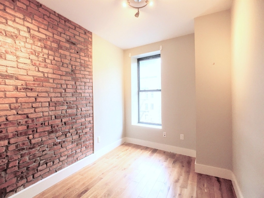 348 St Nicholas Avenue - Photo 4