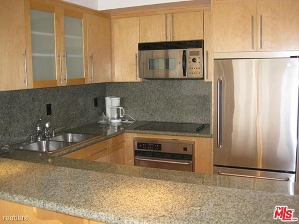 969 Hilgard Ave Apt 709 - Photo 3