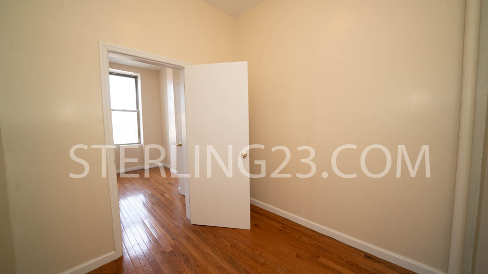 26-10 Hoyt ave  - Photo 2