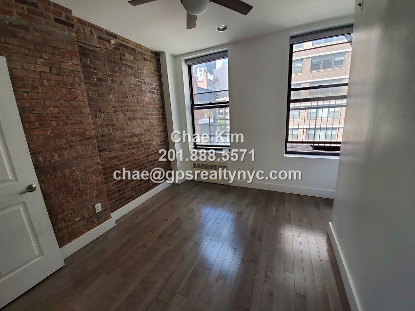 218 East 36th Street - Photo 2