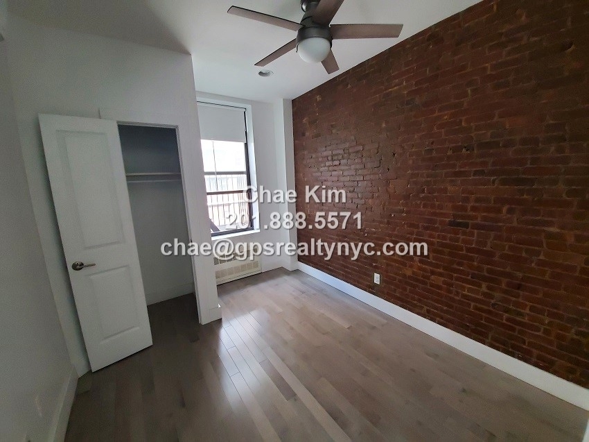 218 East 36th Street - Photo 3