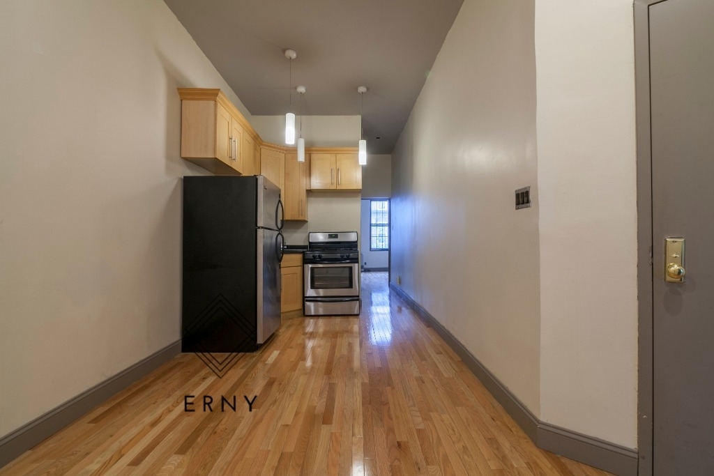 1248 Dekalb Ave - Photo 2