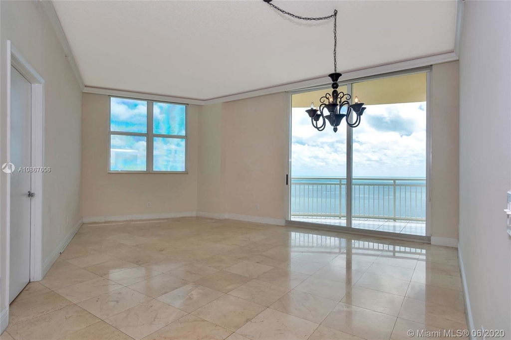 2475 Brickell Ave - Photo 4