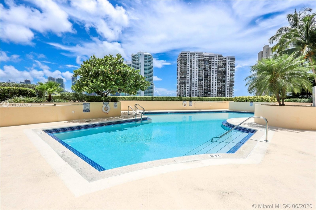 2475 Brickell Ave - Photo 29