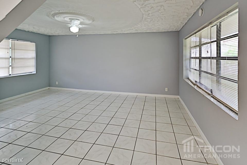 1213 Nw 16th Court - Photo 4