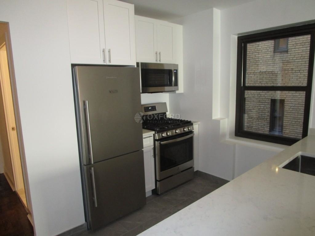 East 55th Street - Photo 1