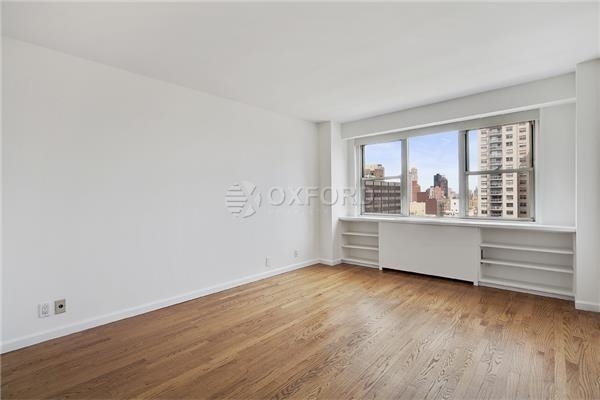 East 85th Street - Photo 3