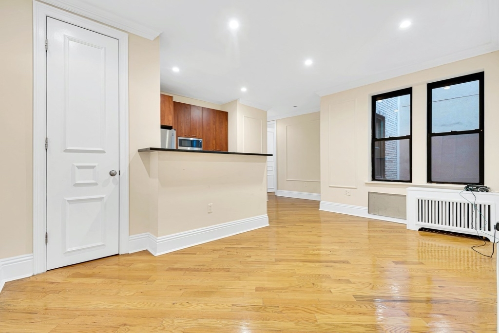 226 East 70th Street - Photo 1