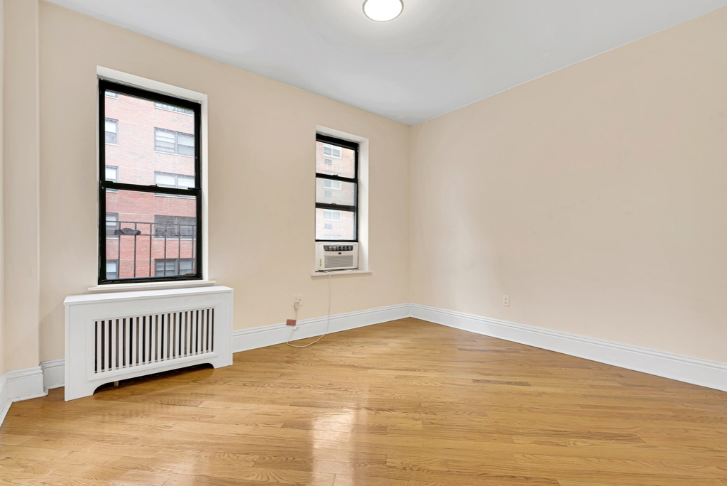 226 East 70th Street - Photo 2