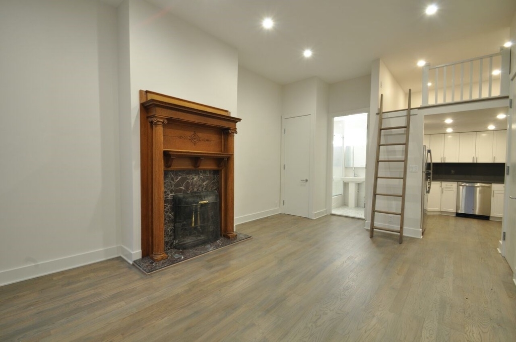 126 East 27th Street - Photo 1