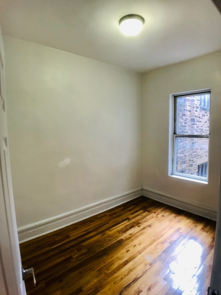 174 W 137th - Photo 5