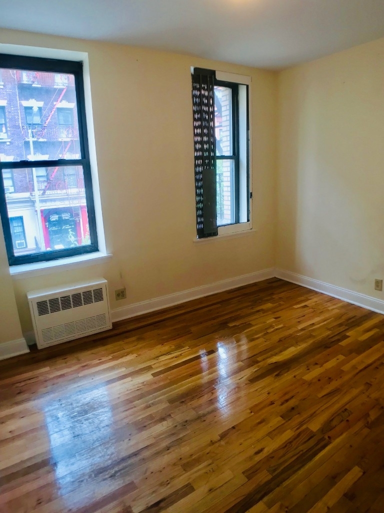 522 W 157th - Photo 9