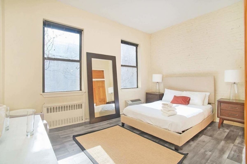 226 East 32nd Street - Photo 6