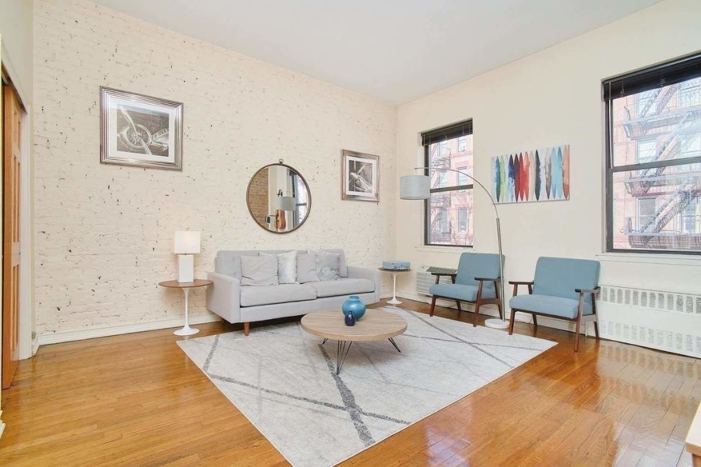 226 East 32nd Street - Photo 3