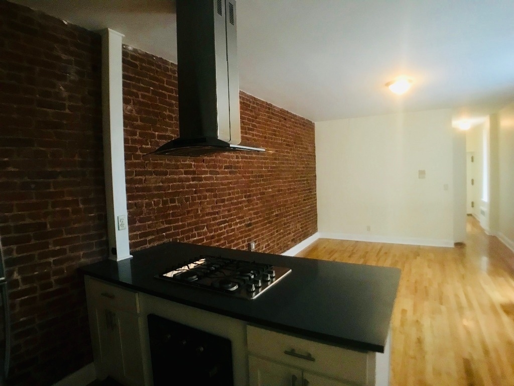 522 W 157th - Photo 3