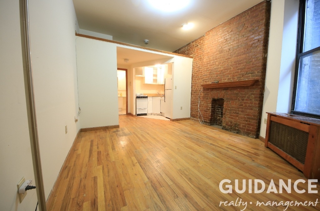 722 Amsterdam Avenue - Photo 1