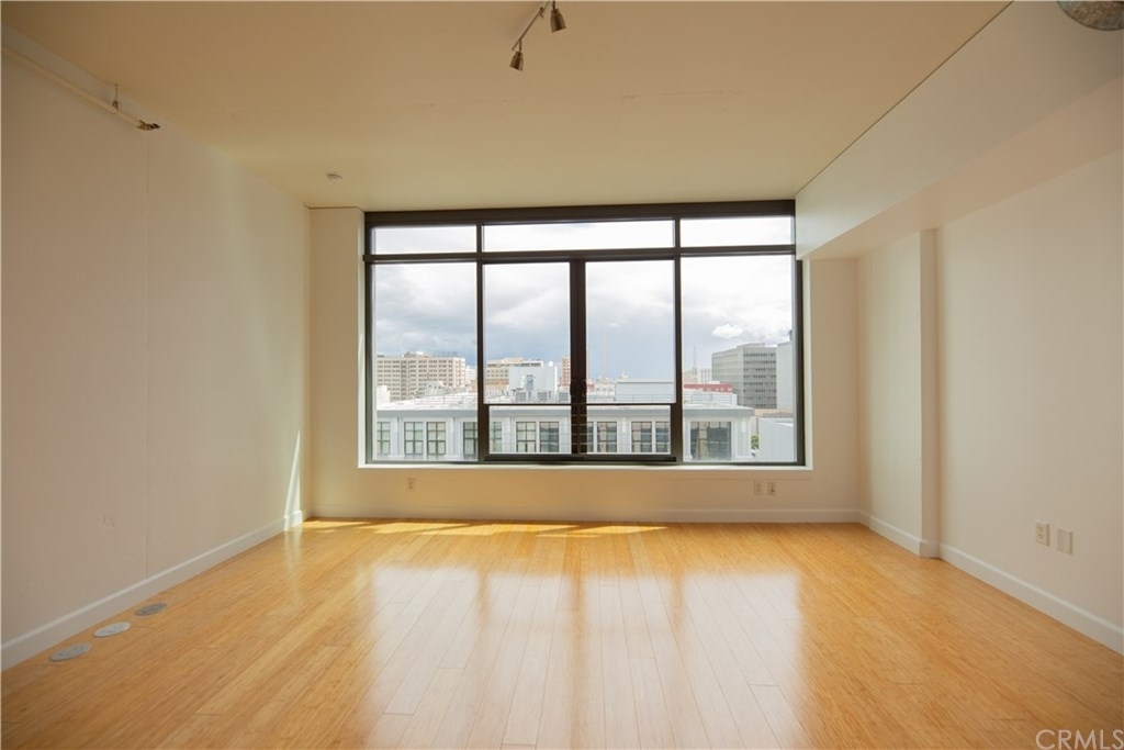 1111 S Grand Avenue - Photo 10