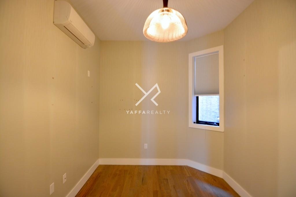 1043 Bedford Avenue - Photo 4