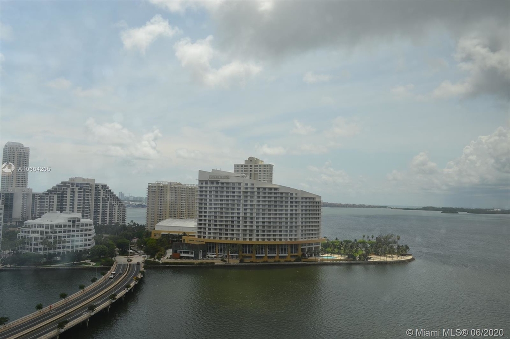 905 Brickell Bay Dr - Photo 2