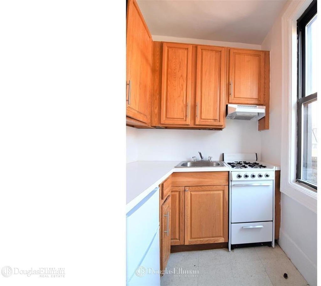 237 East 20th St - Photo 1