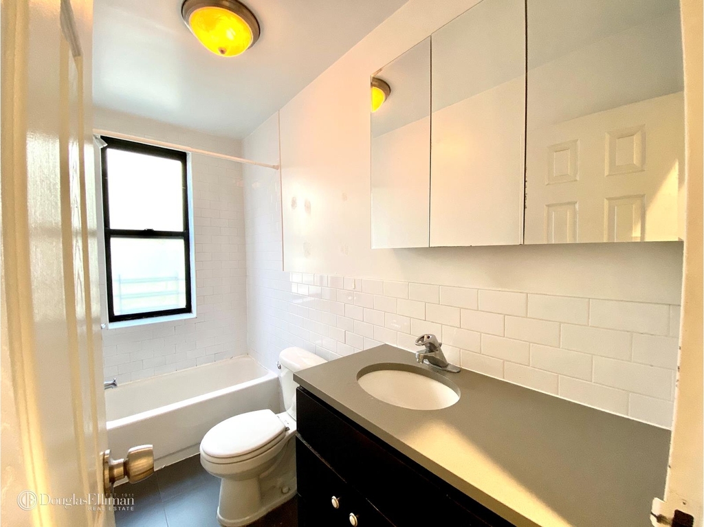 552 West 146th St - Photo 5