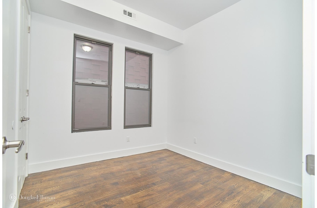 1583 East 15th St - Photo 5