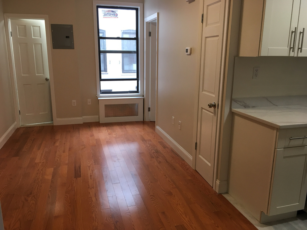 40th St and 43rd Ave - Photo 2