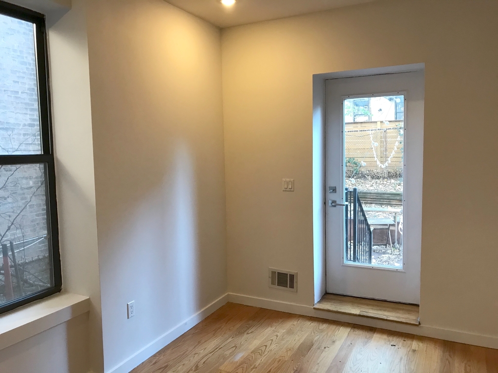 662 Park Place - Photo 9