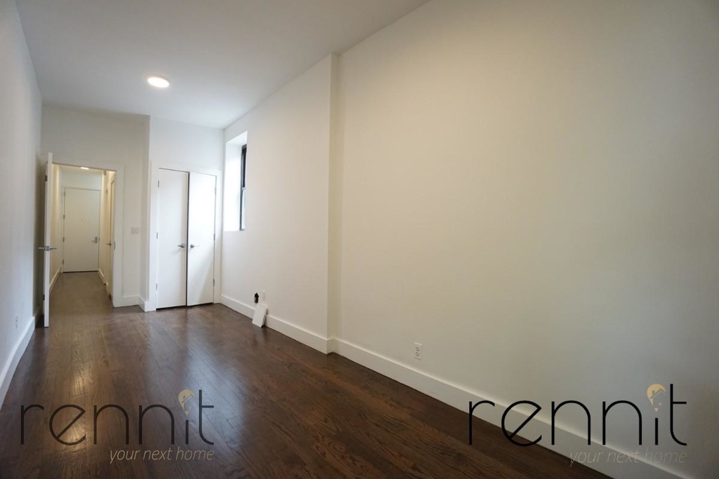 718 Knickerbocker Ave - Photo 8