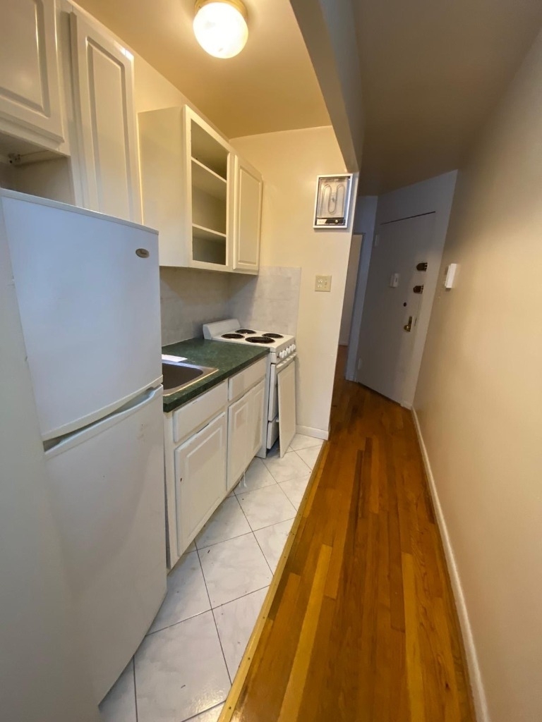 340 East 85th Street - Photo 4