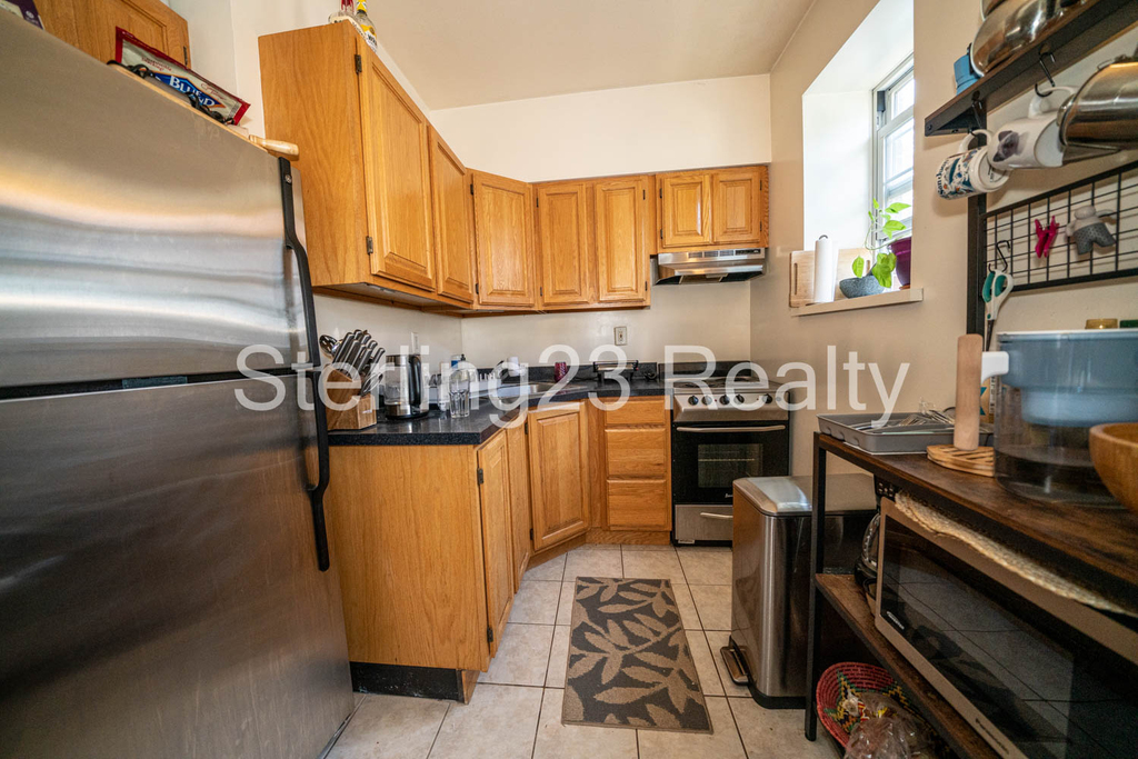 25-66 12th Street - Photo 3