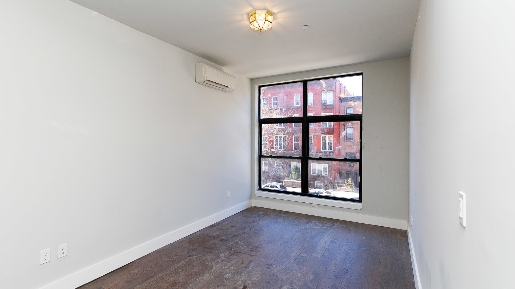 489 Washington Ave - Unit: 2A - Photo 3