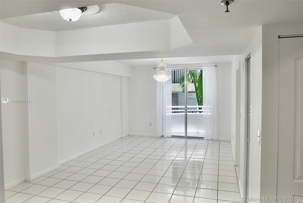 9156 Collins Ave - Photo 20