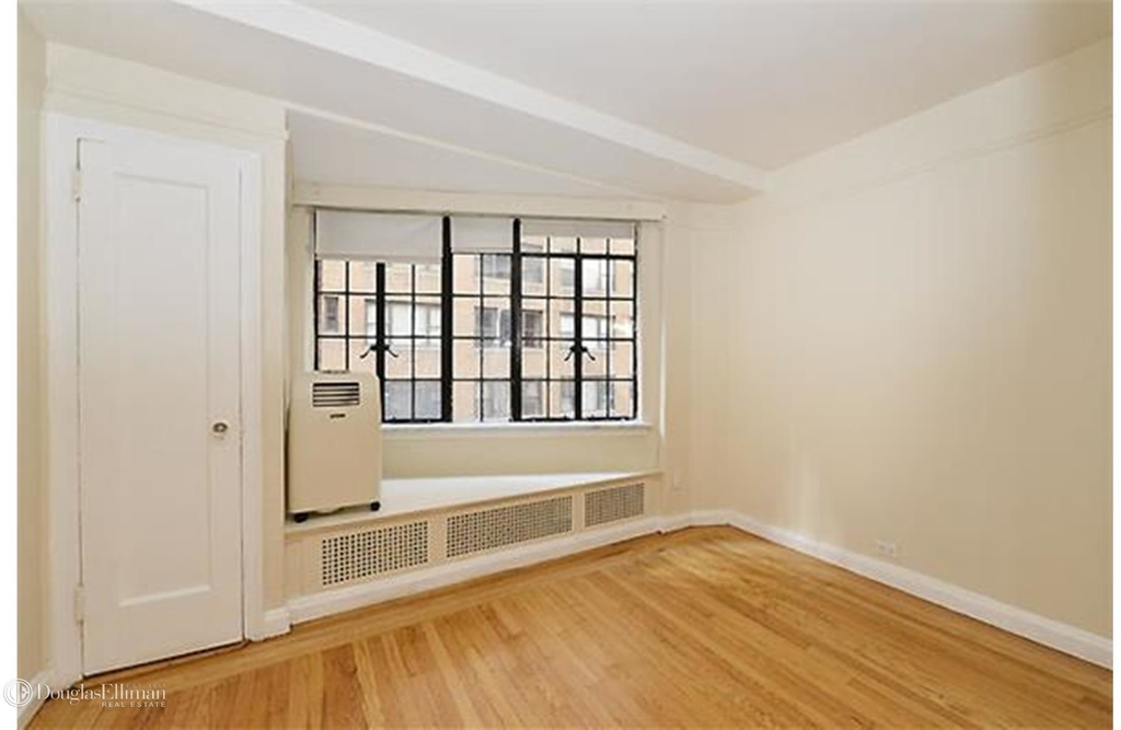 314 East 41st St - Photo 3