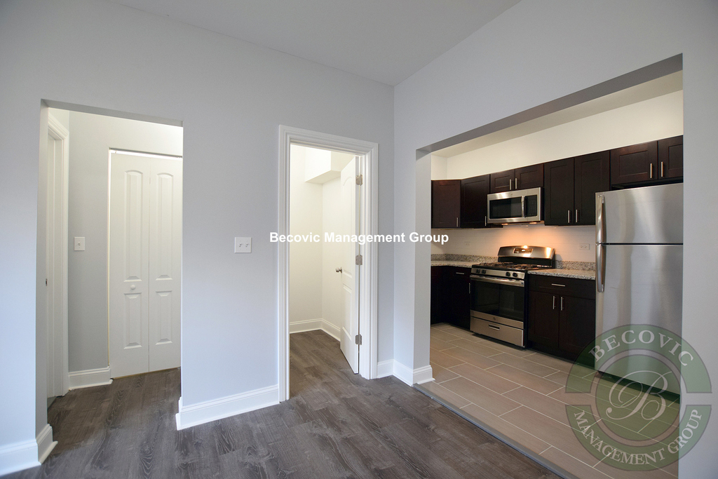 1608 West Sherwin Ave. - Photo 3