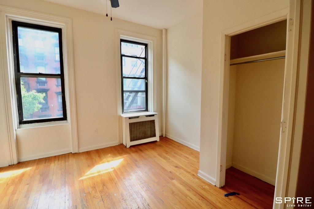 457 West 50th Street - Photo 4