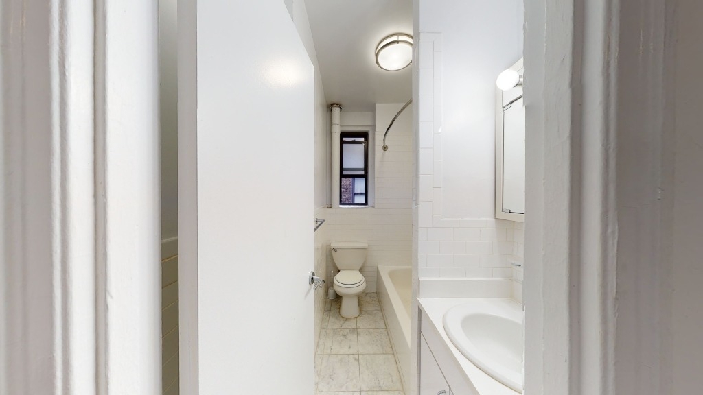 140 East 46th Street - Photo 4