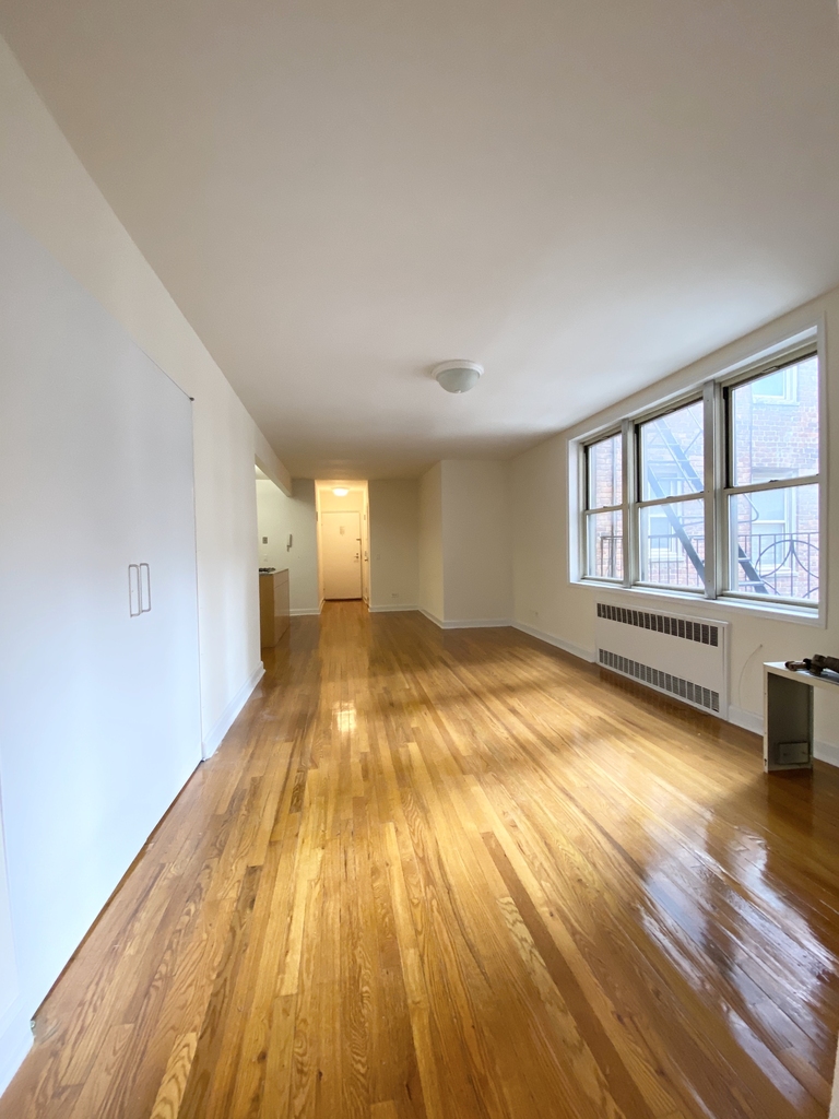 East 81st street  - Photo 1