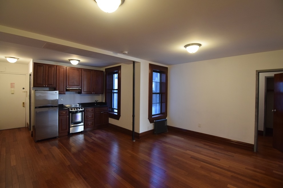 1392 Madison Avenue - Photo 0